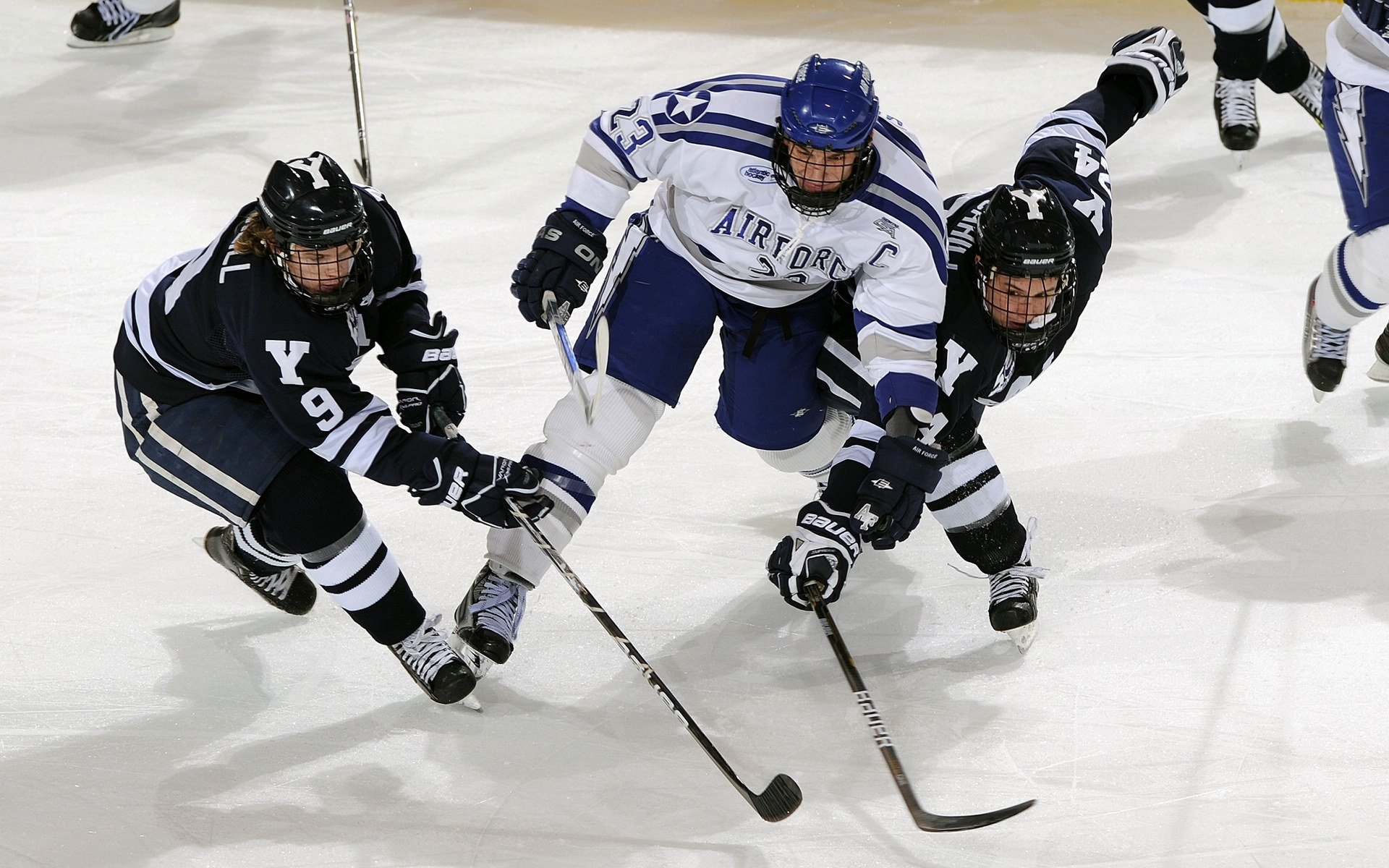 全国青少年足球裁判员“模拟实战+评审”培训新模式在多地引入，足球裁判员培训班